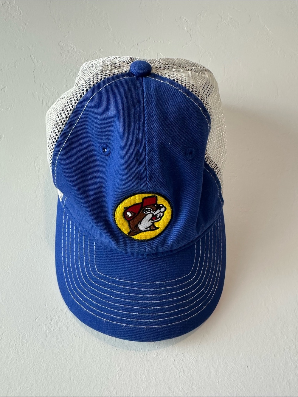 Blue Buc-ee’s  Mesh-Back baseball  Hat with Embroidered Character